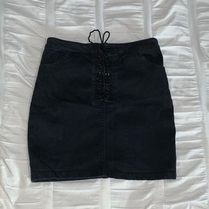 3 for 22! 💎 Forever 21 Black skirt